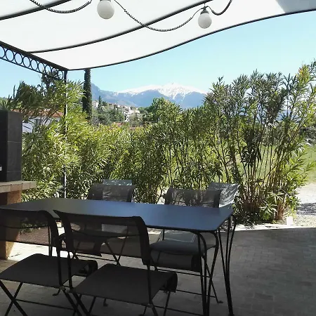 Holiday home Maisons Castell Rose