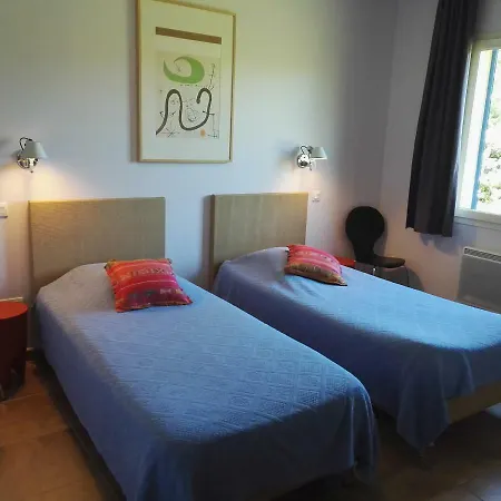 Holiday home Maisons Castell Rose