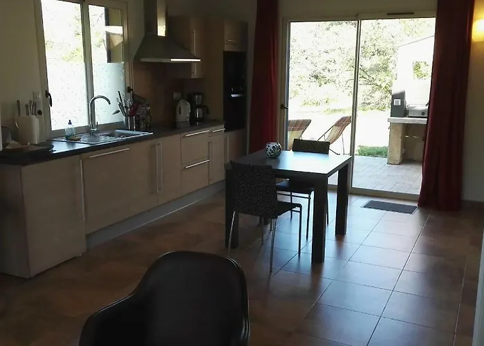 Maisons Castell Rose * Prades (Pyrenees-Orientales)